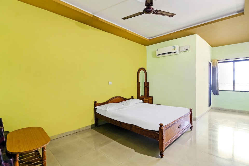 SPOT ON 61562 Hotel Sai Boarding And Lodging, Bidar city, Bidar