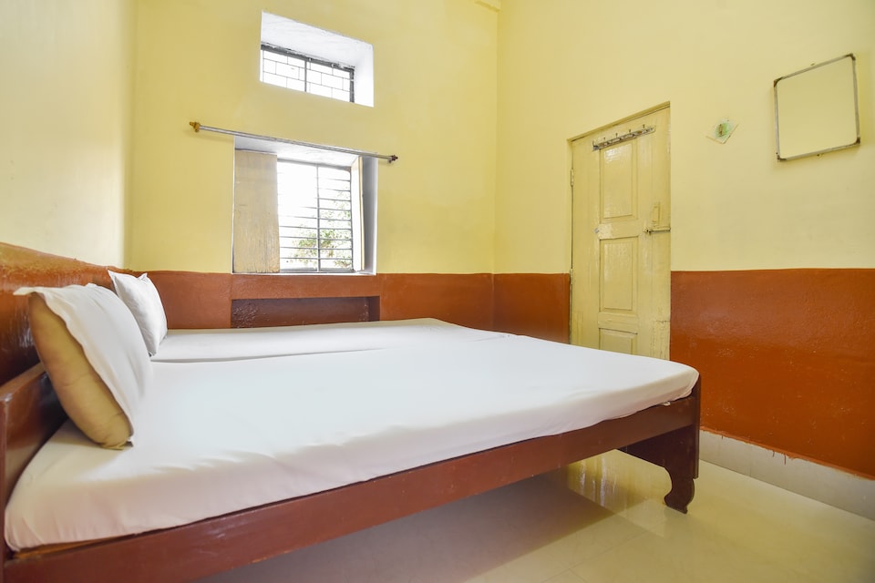 SPOT ON 61574 Hotel Sandeep Garden, Lalitpur, Lalitpur-UP