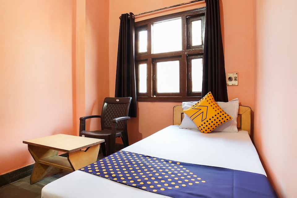 SPOT ON 61580 Hotel Madhav, Rudrapur, Rudrapur