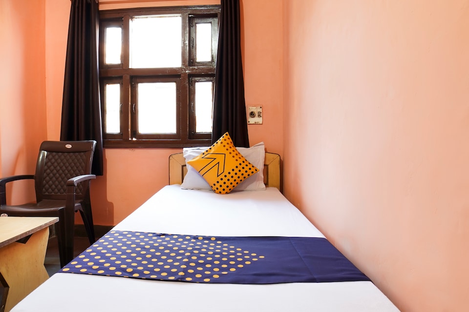 SPOT ON 61580 Hotel Madhav, Rudrapur, Rudrapur