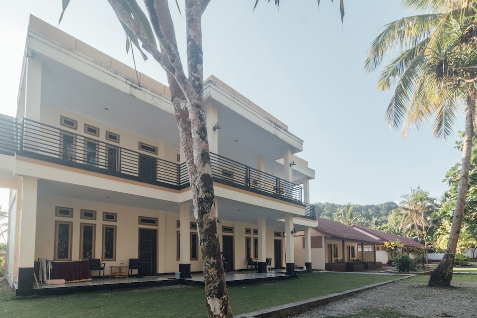 OYO 1688 Collin Beach Hotel, Latu Halat, Ambon