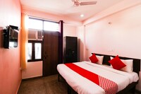 OYO 61598 Papa Homes