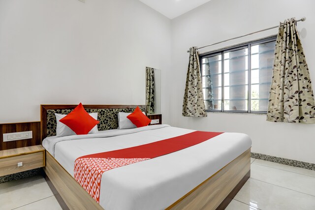 OYO Hotel Satyam Palace