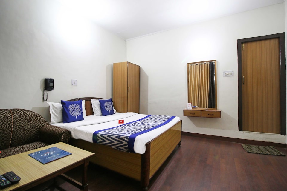 OYO 5009 Jagati Hotel, Mall Road Nainital, Nainital