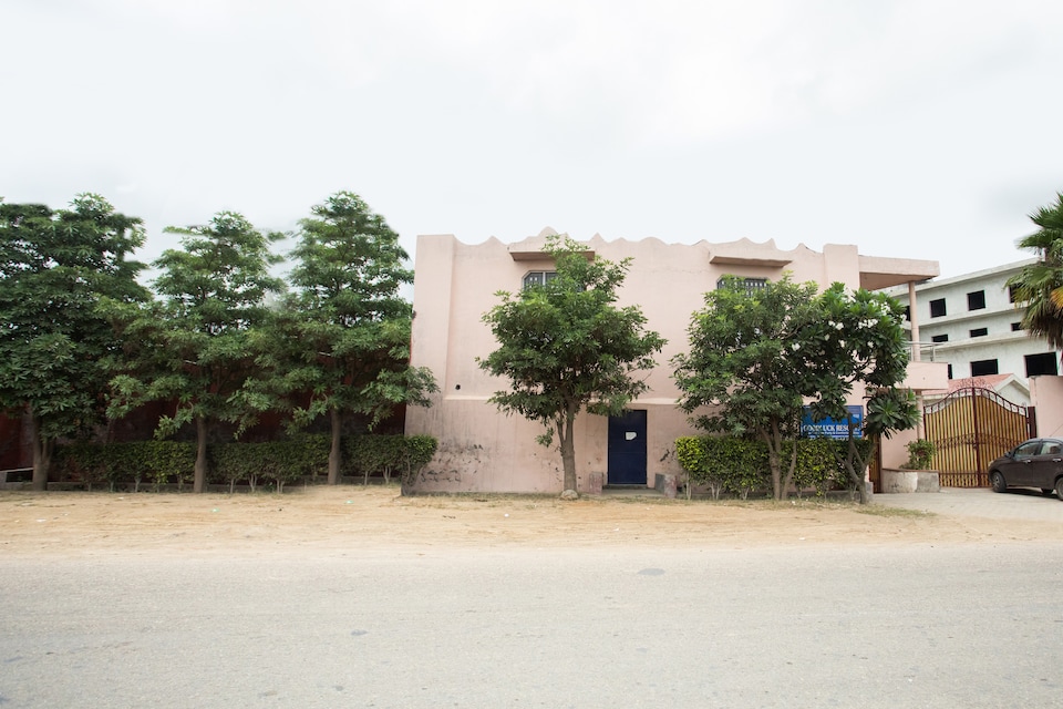 Capital O 61647 Good Luck Resorts, Ghaziabad City, Ghaziabad