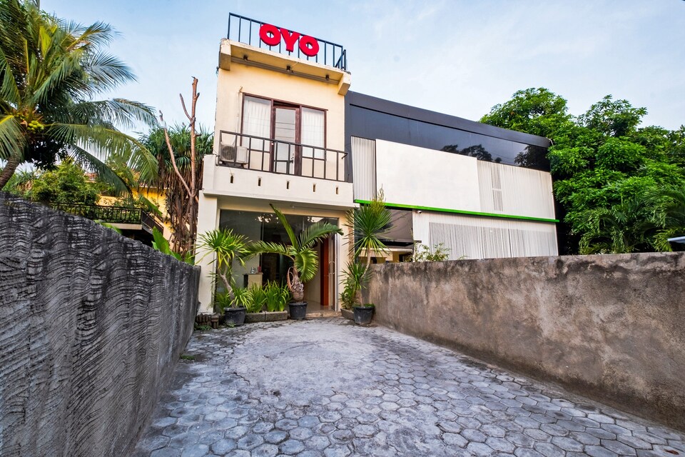 OYO 1695 Royal Senggigi Hotel, Senggigi, Lombok