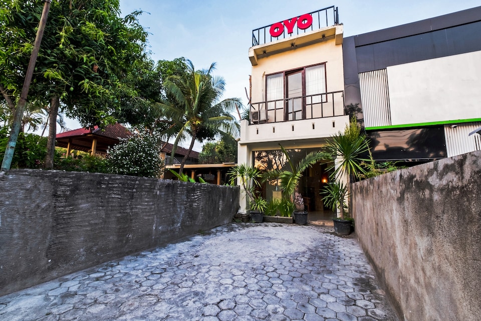 OYO 1695 Royal Senggigi Hotel, Senggigi, Lombok