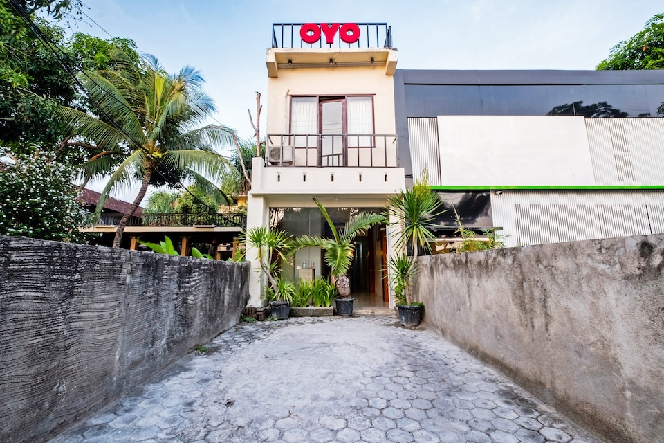 OYO 1695 Royal Senggigi Hotel, Senggigi, Lombok