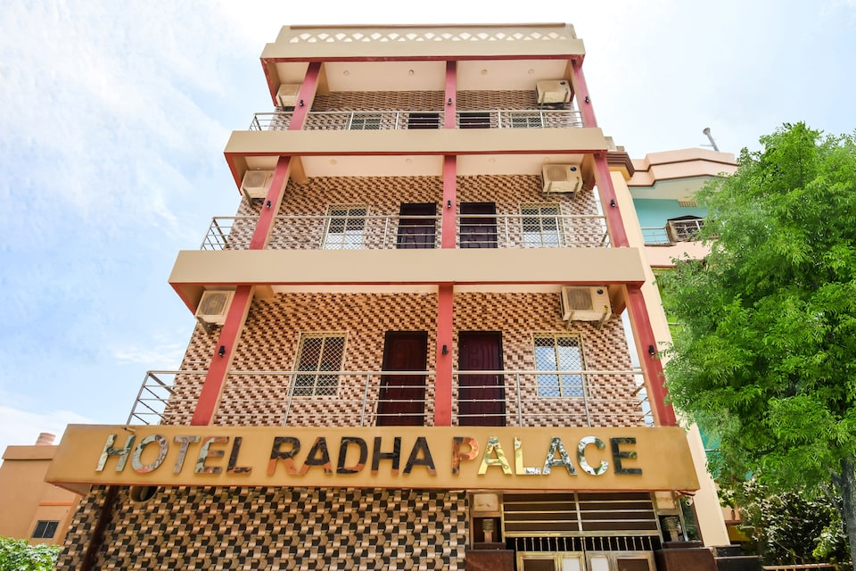 OYO 61661 Radha Palace , Swargdwar Puri, Puri