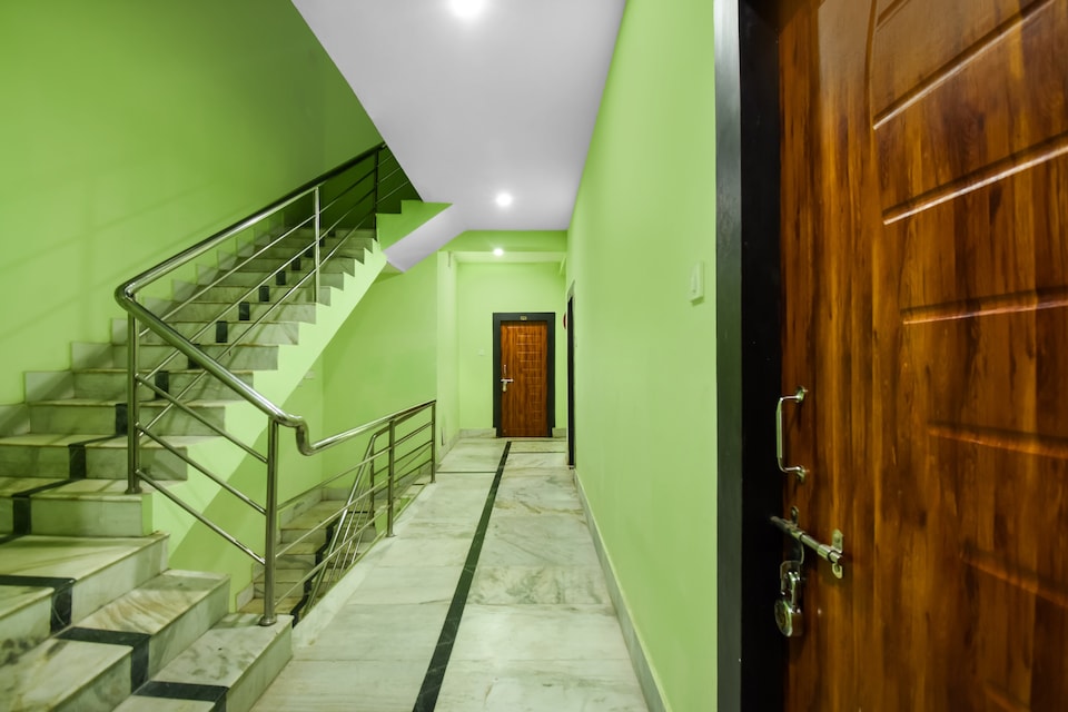 OYO 61661 Radha Palace , Swargdwar Puri, Puri