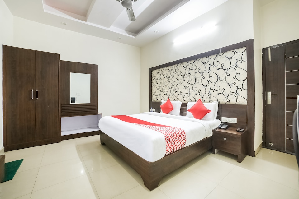 OYO 61665 Hotel Pmg Plaza, Narnaul City, Narnaul