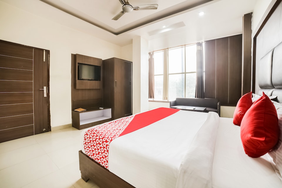 OYO 61665 Hotel Pmg Plaza, Narnaul City, Narnaul