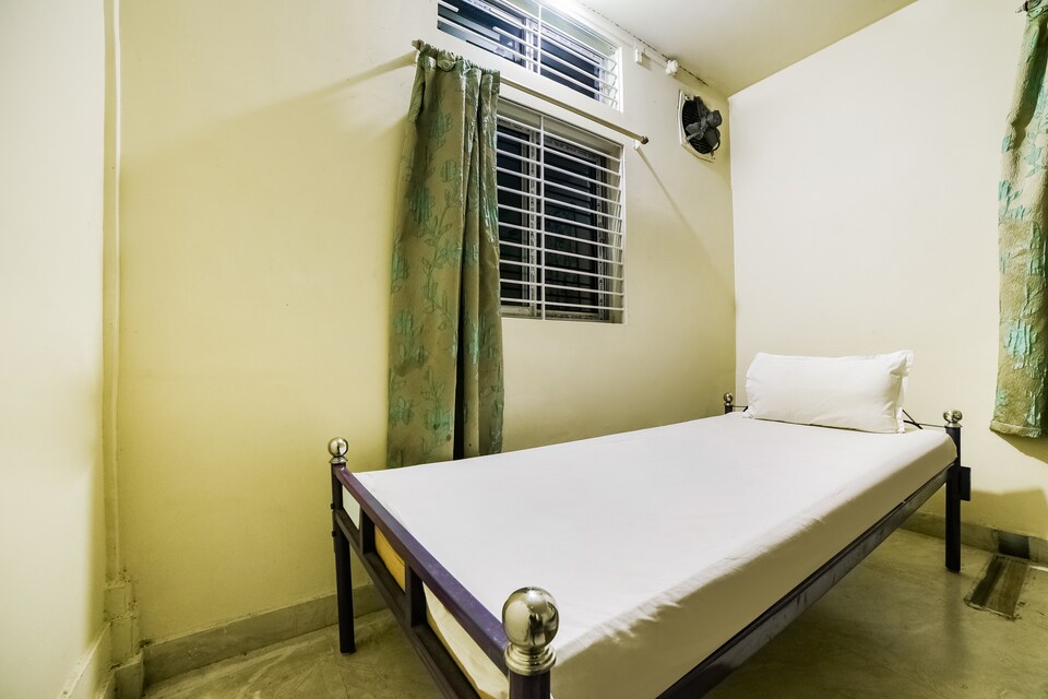 SPOT ON 61674 Nayoni Lodge, Bokakhat, Golaghat