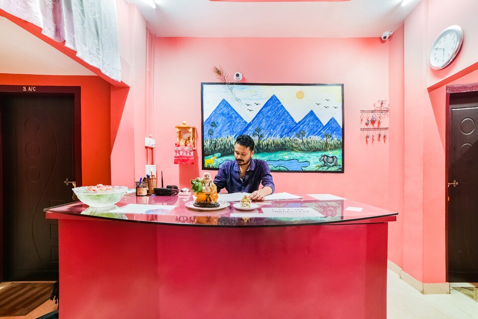 SPOT ON 61674 Nayoni Lodge, Bokakhat, Golaghat