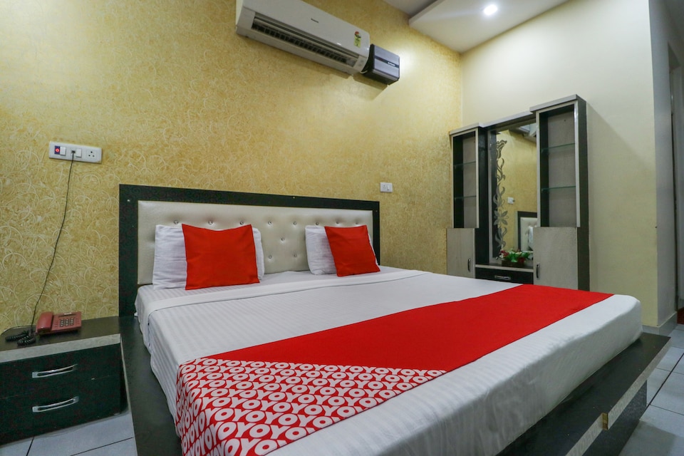 OYO 61677 Hotel Royal Castle , Karnal, Karnal