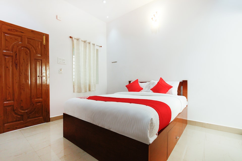 OYO 61704 Sri Kamatchi Hotel, Madurai Outskirts, Madurai