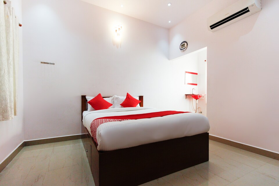 OYO 61704 Sri Kamatchi Hotel, Madurai Outskirts, Madurai