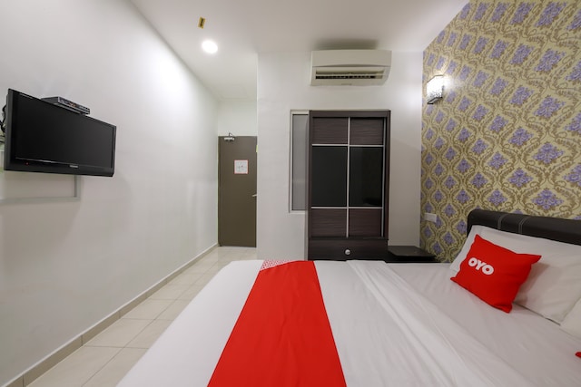 OYO 89497 Dream Nur Hotel