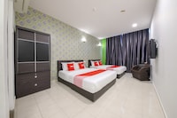 OYO 89497 Dream Nur Hotel