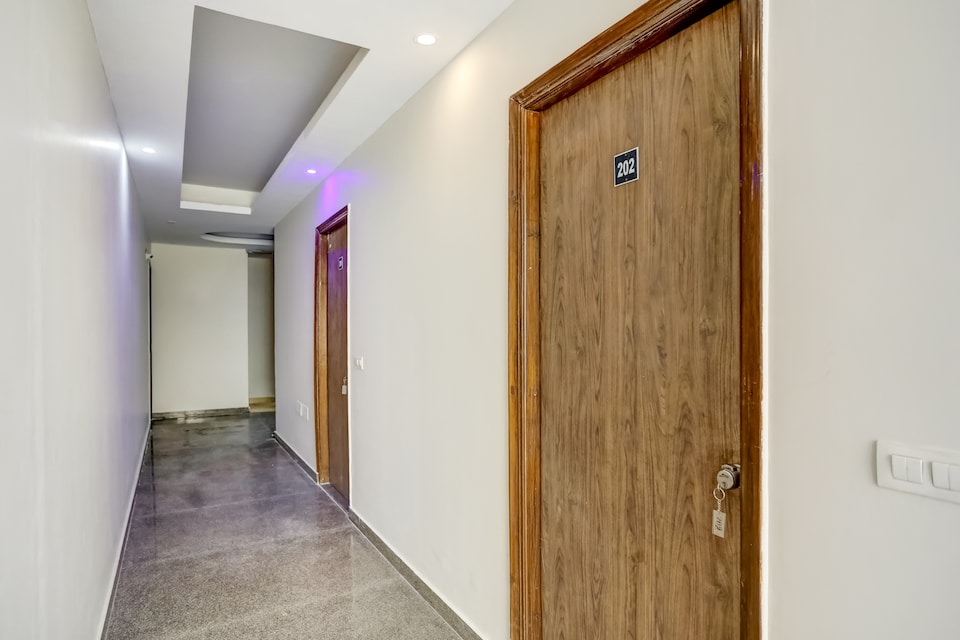 Hotel O Flora, Medanta, गुड़गांव