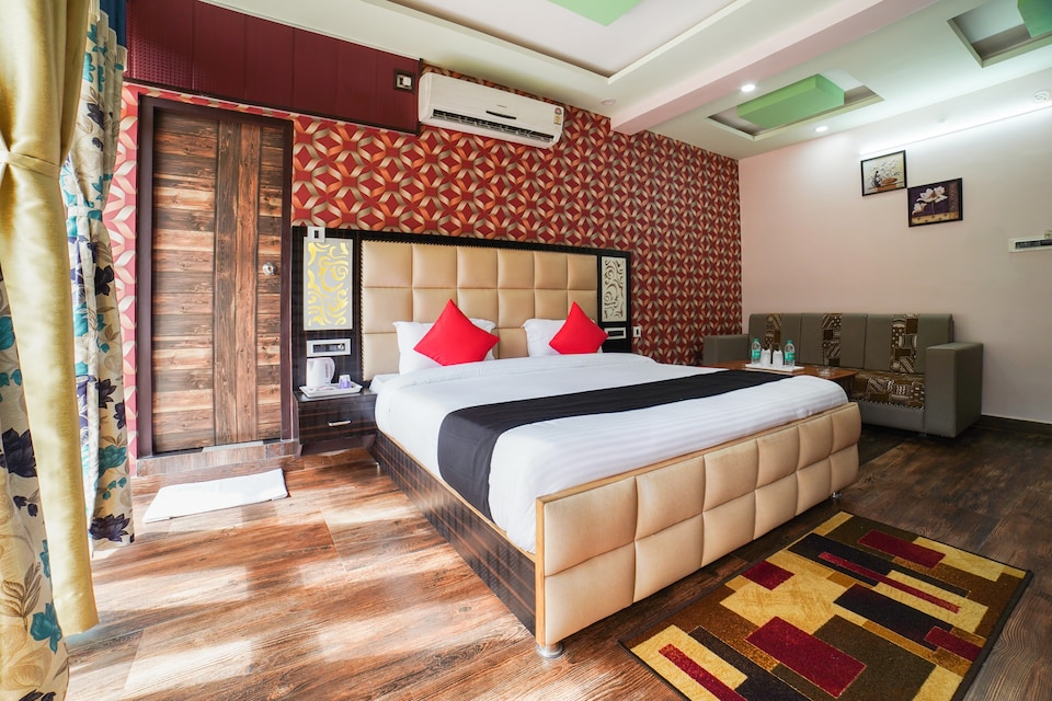 Capital O 61832 Hotel Shri Baghnath Palace, Bageshwar City, Bageshwar