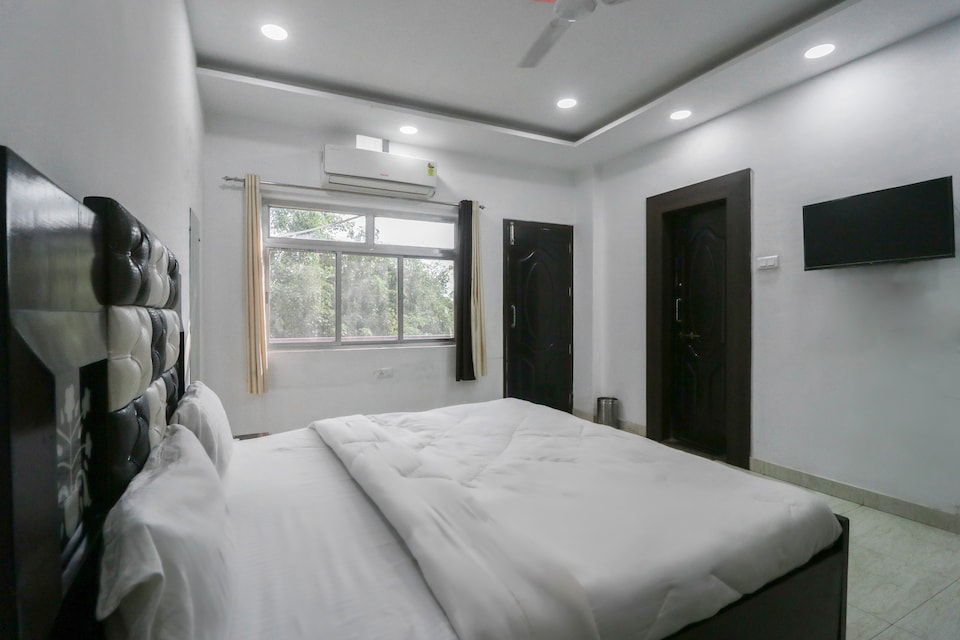 SPOT ON 61844 Hotel Tathagat Vatika, Mau, Mau