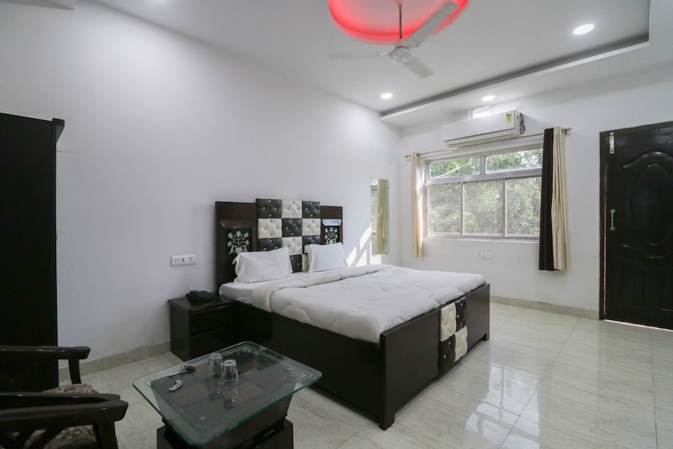 SPOT ON 61844 Hotel Tathagat Vatika, Mau, Mau