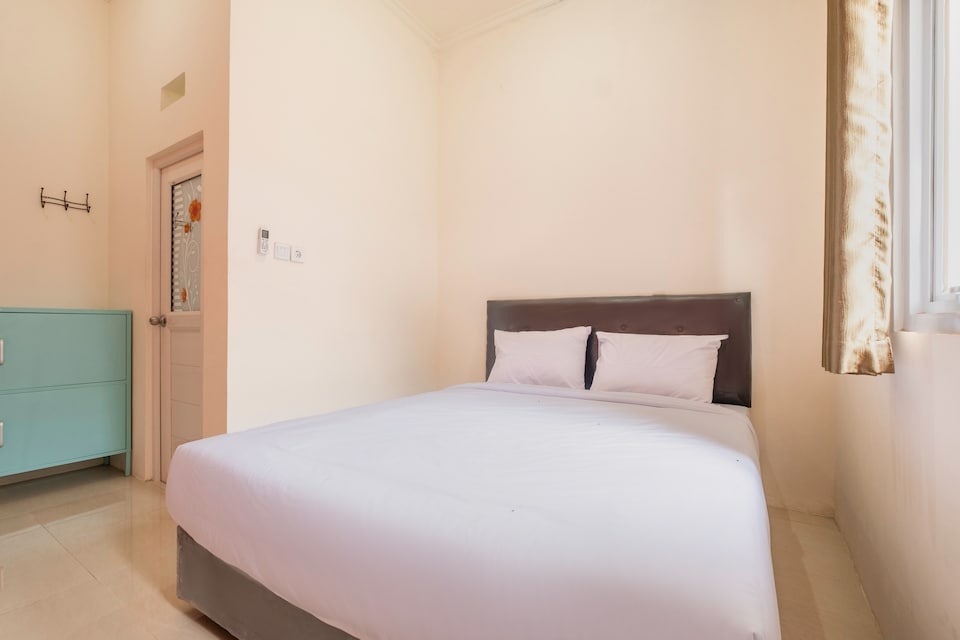 OYO Life 1706 Griya Jasmine Syariah, Cirebon, Cirebon