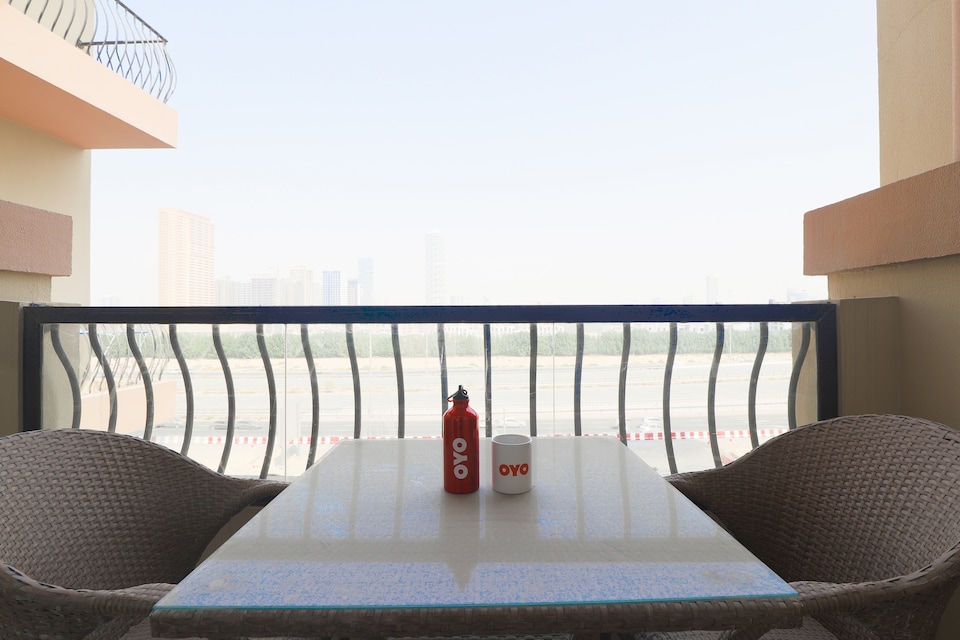 Super OYO 323 Home 417, Imperial Residence Tower B, Studio, Jumeirah Village Circle Dubai, Dubai