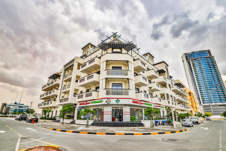 OYO 324 Home G12, Plazzo Residence, Jumeirah Village Circle Dubai, Dubai