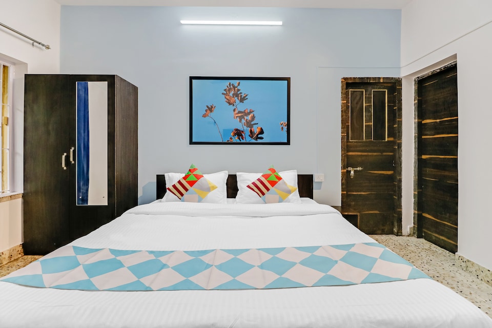 OYO Home 61852 Delightful Stays Jadavpur, Gariahat Kolkata, Kolkata