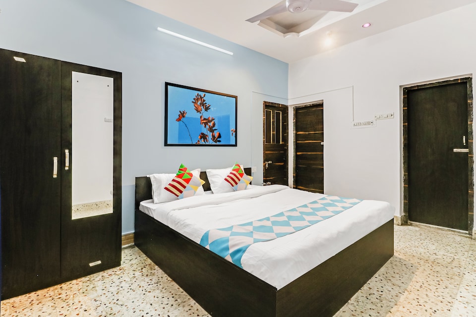OYO Home 61852 Delightful Stays Jadavpur, Gariahat Kolkata, Kolkata