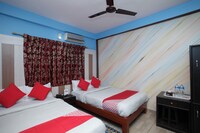 OYO 618 Hotel Middle Point