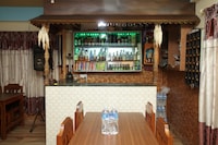 OYO 618 Hotel Middle Point