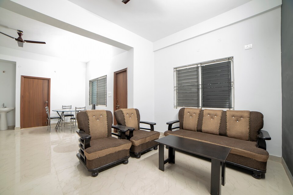 OYO 61856 Bahira Groups Izaan Residency, Mehdipatnam - Attapur, Hyderabad