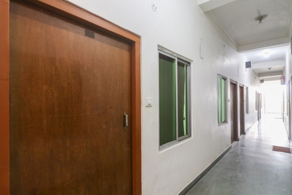 SPOT ON 61870 Hotel Greenland Residency, Mau, Mau