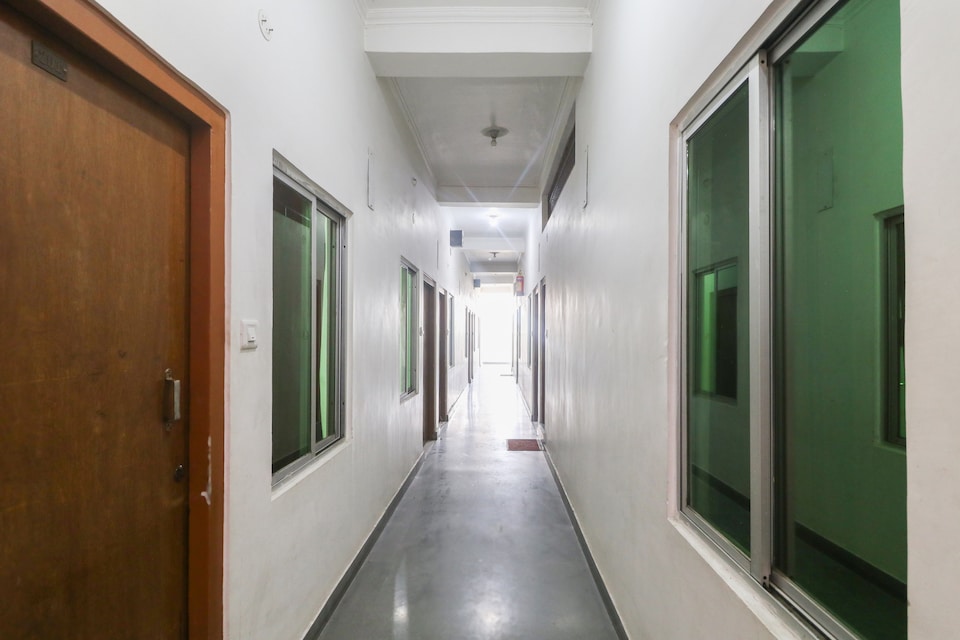 SPOT ON 61870 Hotel Greenland Residency, Mau, Mau