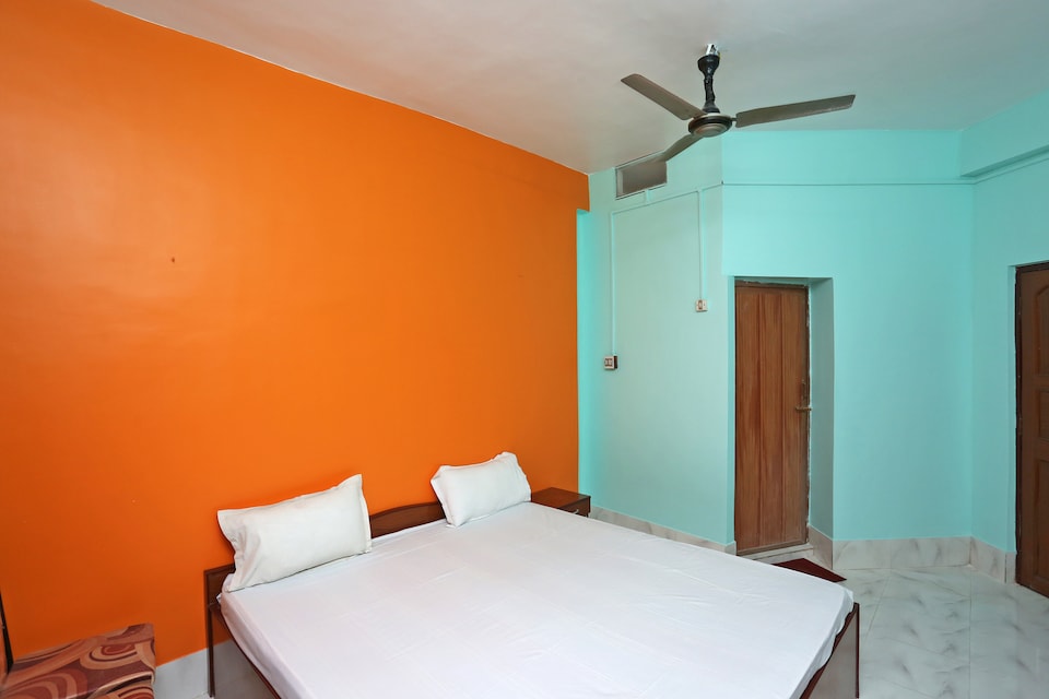 SPOT ON 61884 Rikita Lodge, Howrah Kolkata, Kolkata