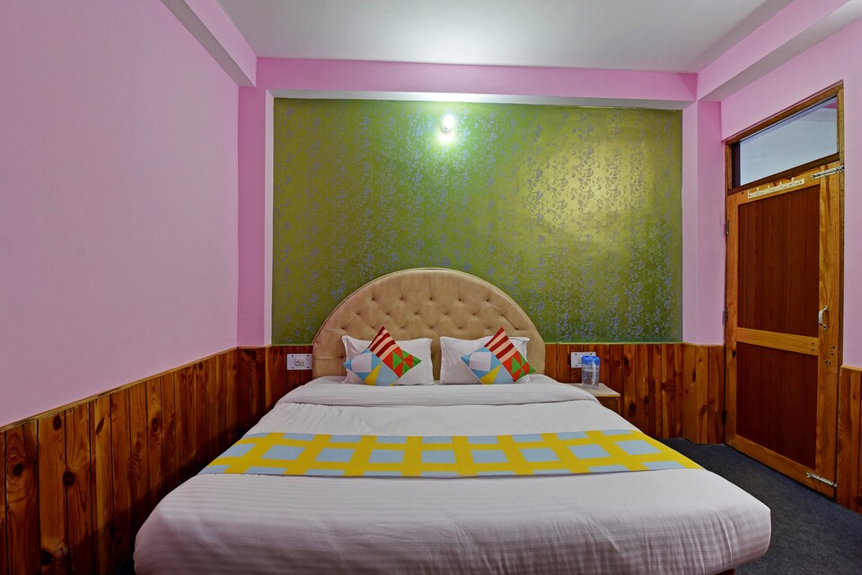 OYO Home 61908 Outlandish Mountains Cottage Bhurwa, NH 21 Manali, Manali