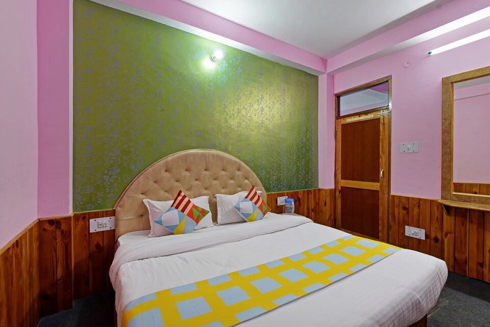 OYO Home 61908 Outlandish Mountains Cottage Bhurwa, NH 21 Manali, Manali