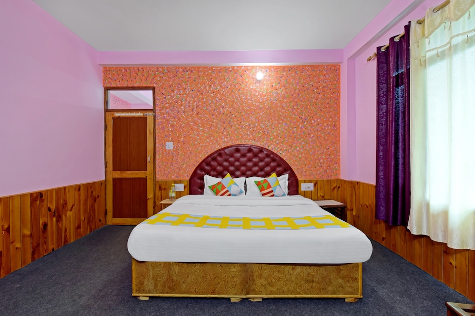 OYO Home 61918 Outlandish  Family Cottage Bhurwa, NH 21 Manali, Manali