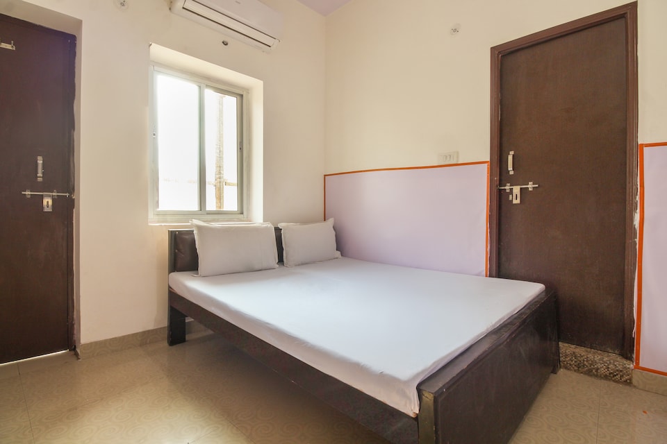 OYO Ganesh Guest House, Janam Bhoomi Mathura, मथुरा