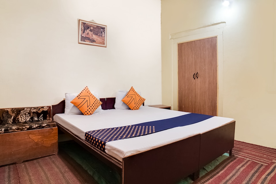 OYO 61940 Aapka Ghar Hotel, Bhimtal city, Bhimtal