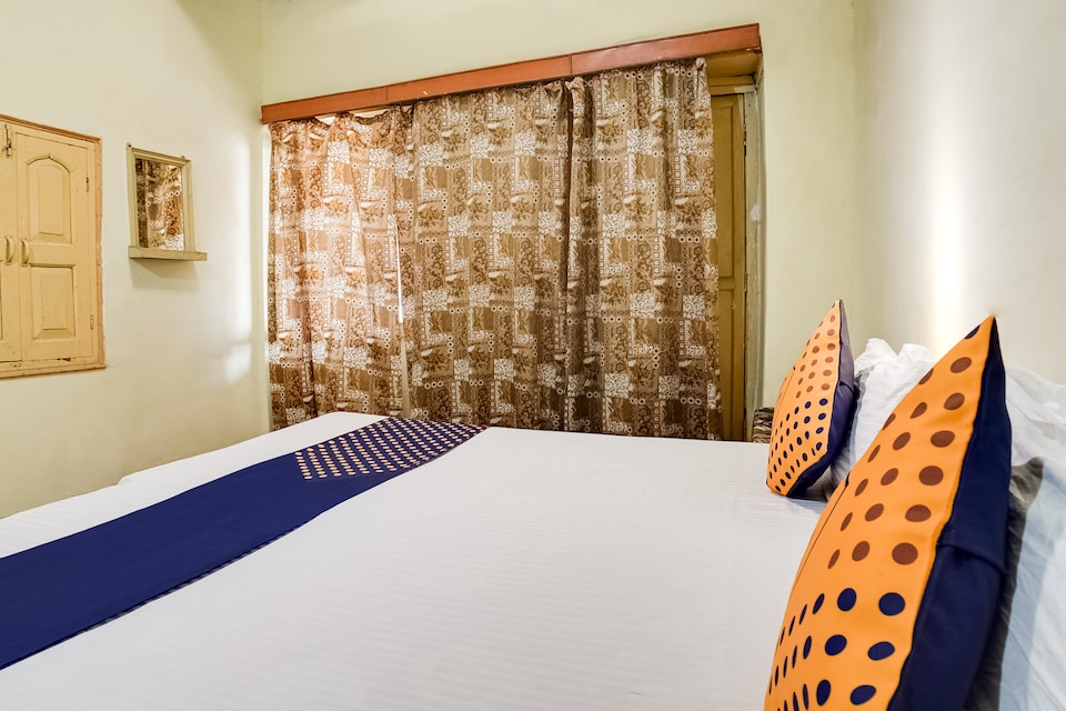 OYO 61940 Aapka Ghar Hotel, Bhimtal city, Bhimtal