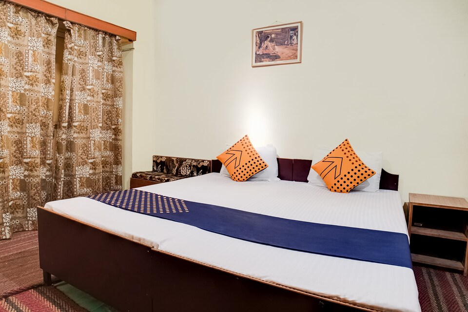 OYO 61940 Aapka Ghar Hotel, Bhimtal city, Bhimtal