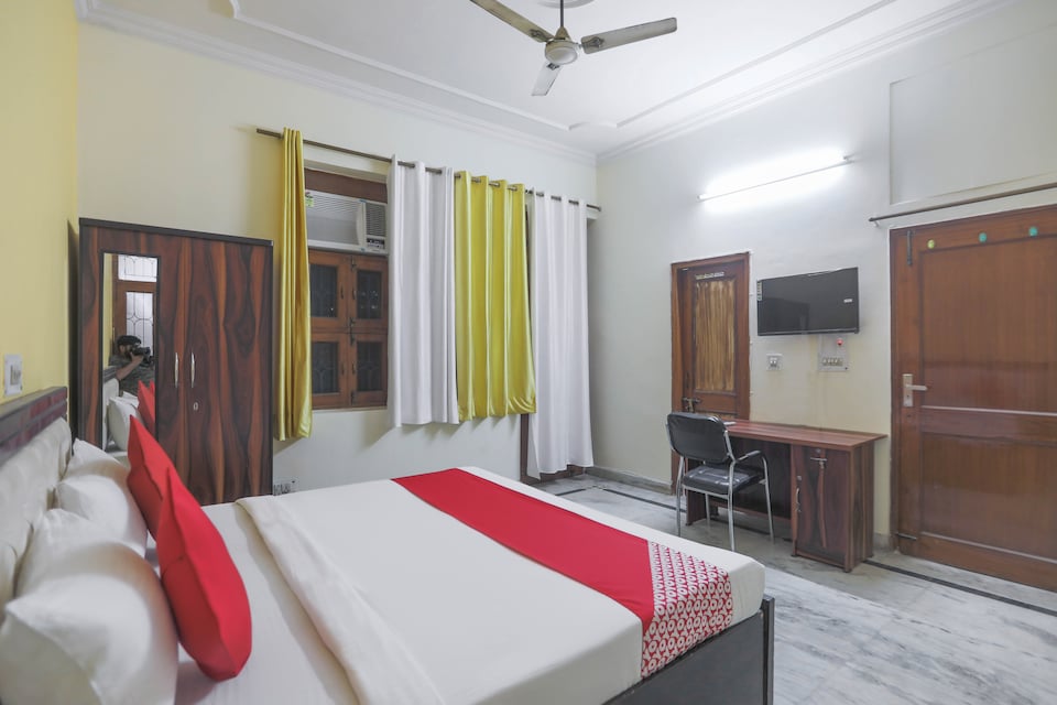 OYO 61942 Sunfort, Greater Noida, Noida