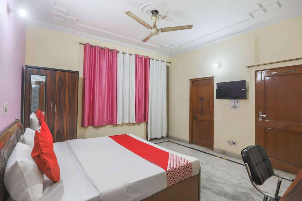 OYO 61942 Sunfort, Greater Noida, Noida