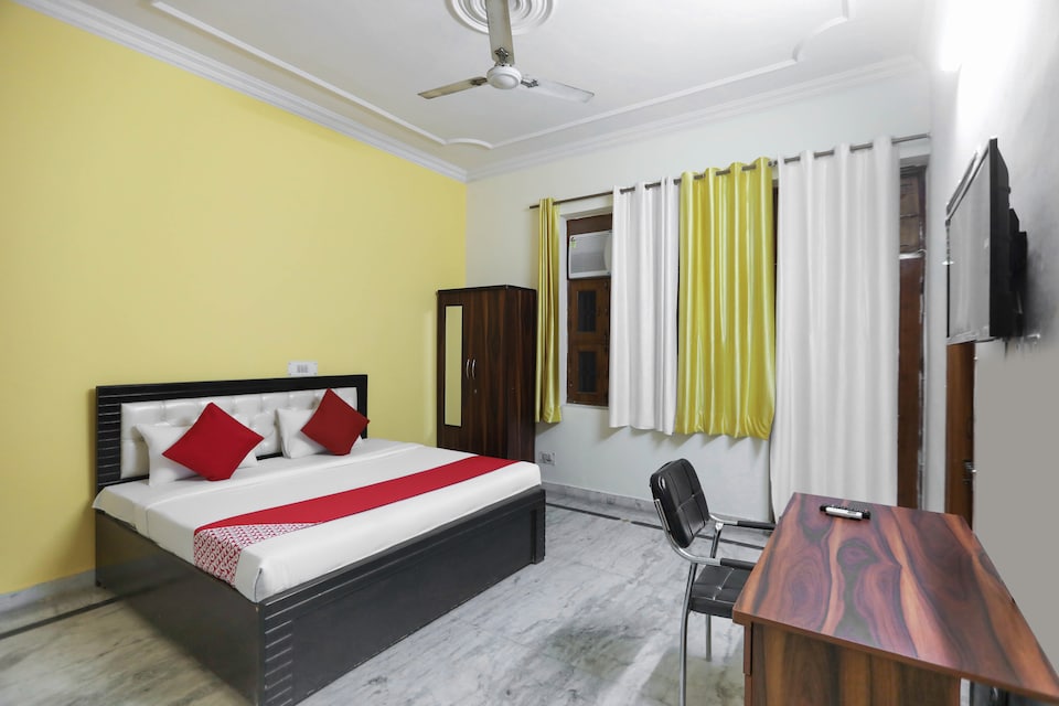 OYO 61942 Sunfort, Greater Noida, Noida