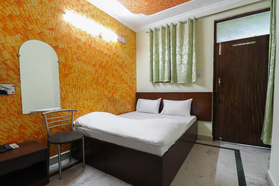 SPOT ON 61949 Hotel Aditya, Noida City Metro, Noida