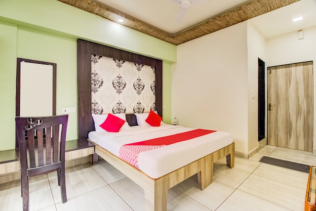 OYO Hotel Keshava Palace